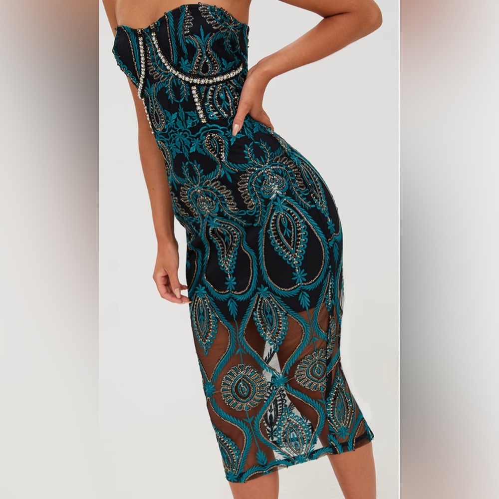 PREMIUM EMERALD GREEN SEQUIN EMBROIDERED BANDEAU MIDI DRESS
